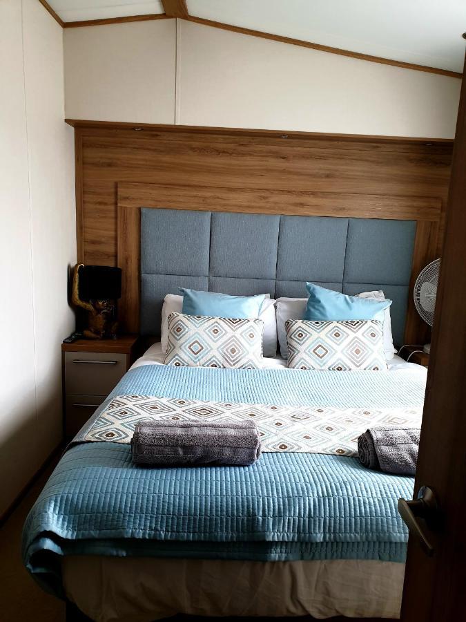 Luxury Tattersall Lakes Hot Tub Staycation 6 Berth Luxury Caravan Tattershall Extérieur photo