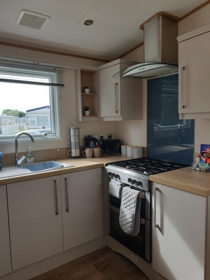 Luxury Tattersall Lakes Hot Tub Staycation 6 Berth Luxury Caravan Tattershall Extérieur photo